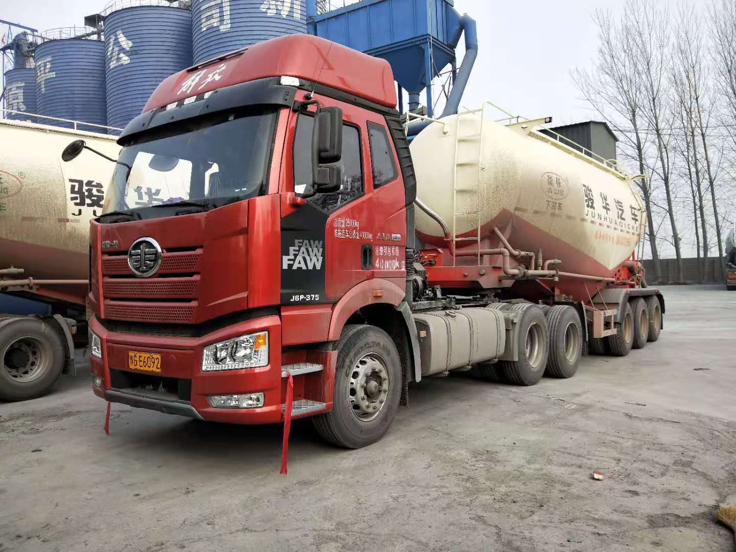 使用水泥過(guò)程中我們需要注意些什么